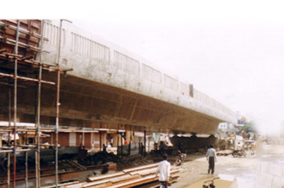 70% low floor modern tram runs on line R1